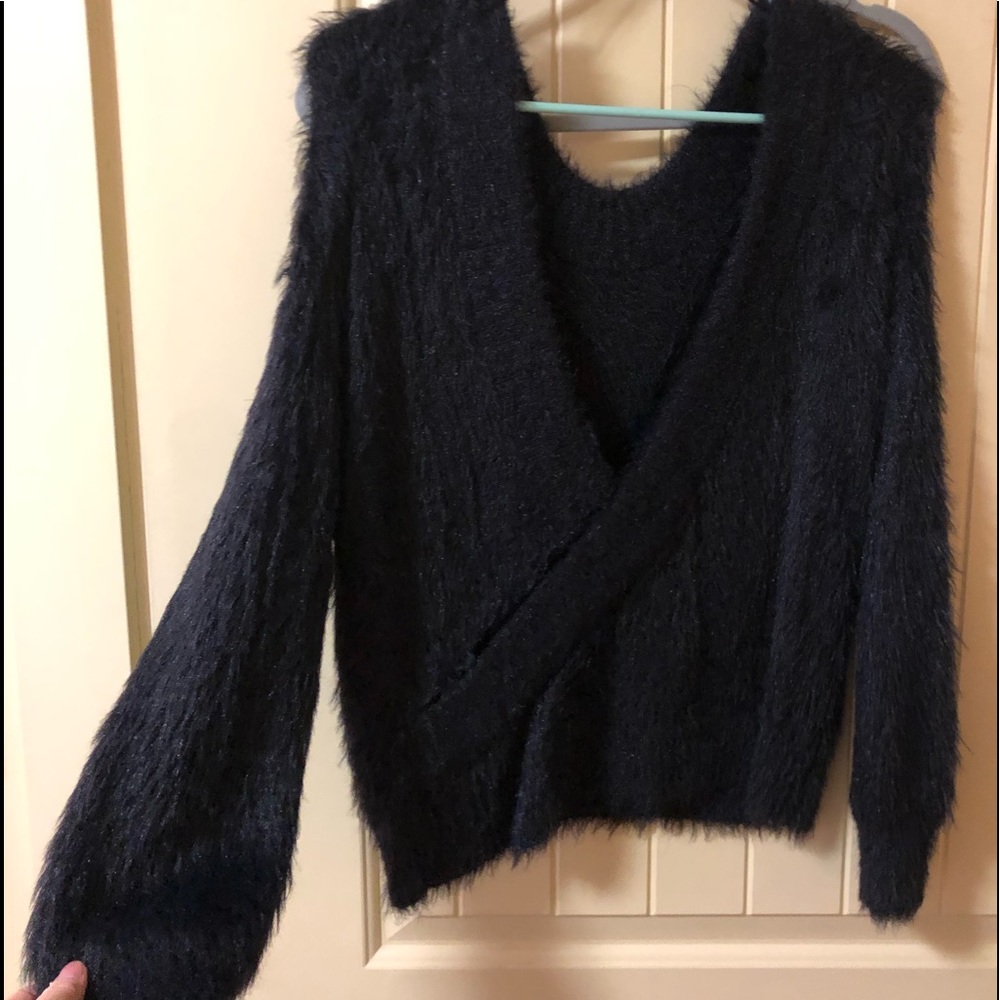 open back Long Sleeve Top*fuzzy*